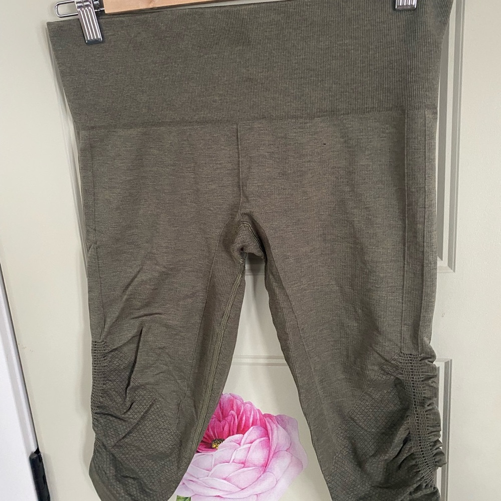 lululemon athletica women’s Olive Leggings